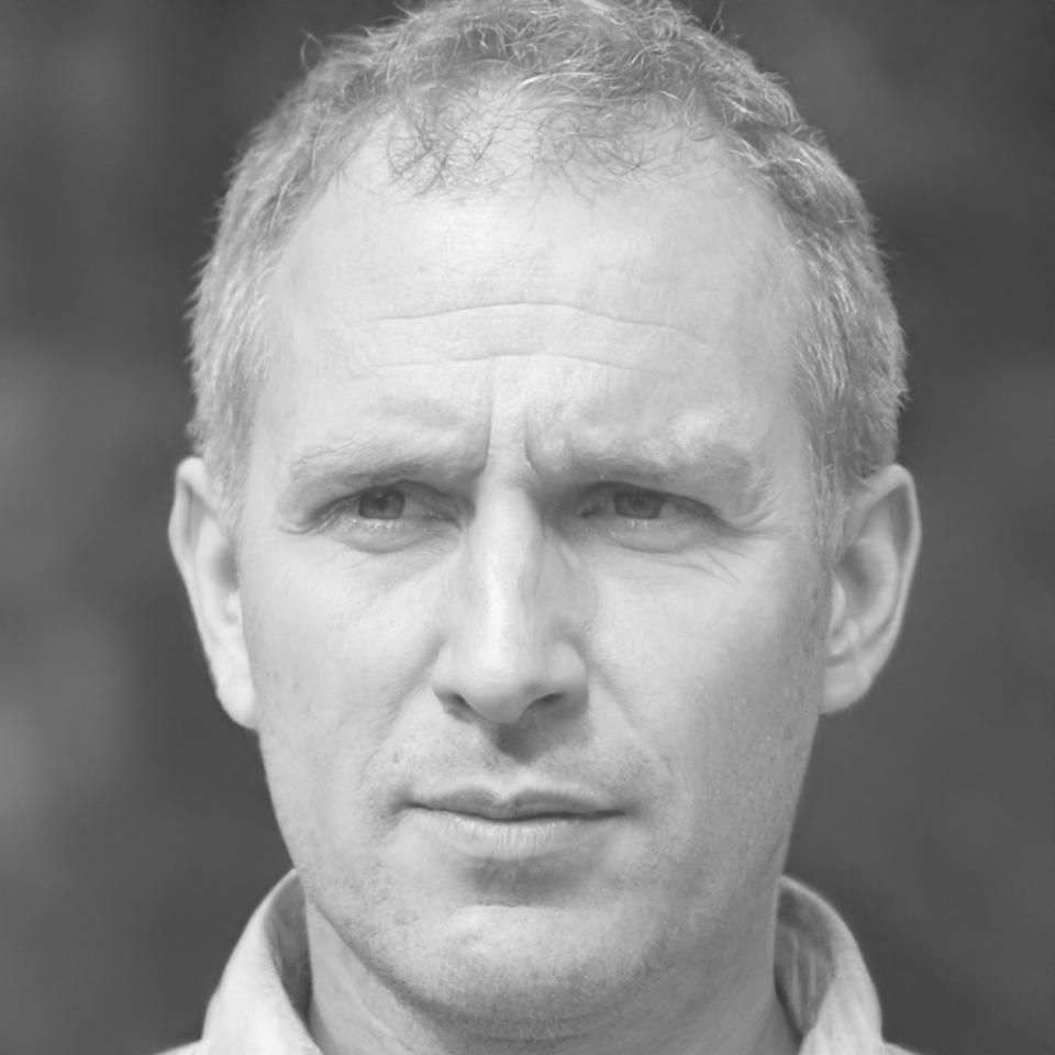 Portrait de notre fondateur et directeur pédagogique Maxime Rousseau